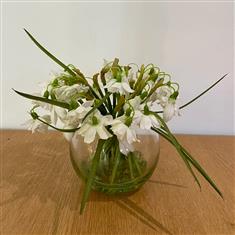  Snowdrop bowl in resin- silk