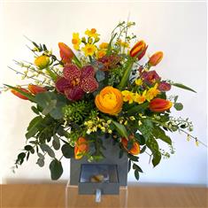 Vibrant spring box with healing stone