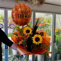 Halloween bunch with balloon